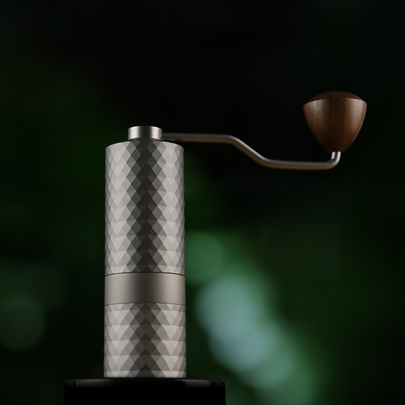เครื่องบดเมล็ดกาแฟแบบมือถือ Ha - Burr Hand Grinder บทวิจารณ์และราคา